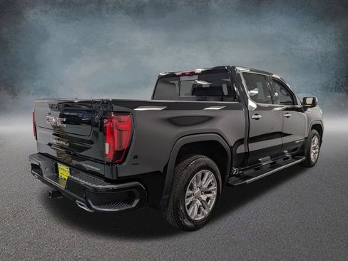 Used 2023 GMC Sierra 1500 Denali w/ Technology Package AWD/4WD image 4