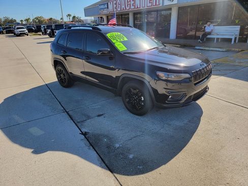 Used 2023 Jeep Cherokee Altitude Lux w/ Lux Elite Package image 7