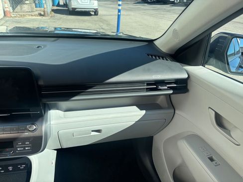 Used 2025 Hyundai Kona SEL image 35