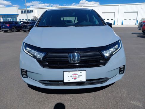 Used 2023 Honda Odyssey Sport image 9