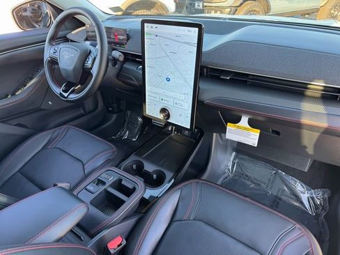 Used 2025 Ford Mustang Mach-E Premium w/ Sport Appearance Package image 20