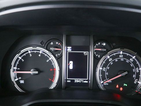 Used 2024 Toyota 4Runner Limited AWD/4WD image 16