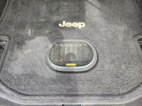 Used 2017 Jeep Wrangler Unlimited Sahara AWD/4WD image 18