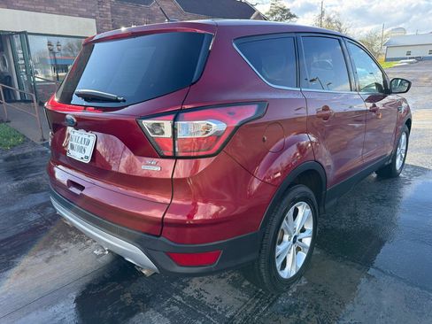 Used 2017 Ford Escape SE image 8