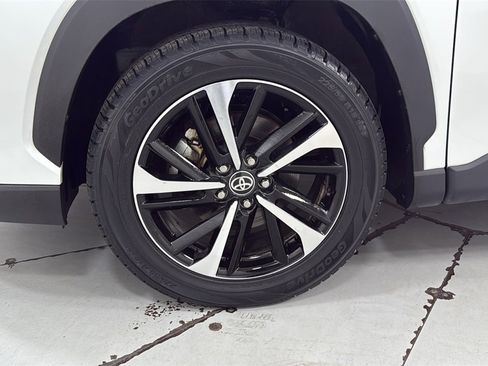 Certified 2024 Toyota Corolla Cross XSE w/ Convenience Package image 24