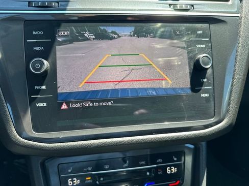 Certified 2023 Volkswagen Tiguan SE w/ Panoramic Sunroof Package AWD/4WD image 26