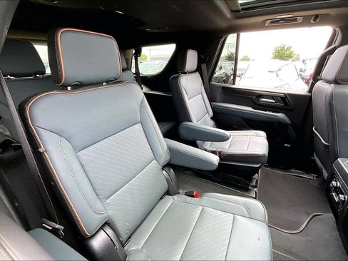 Used 2025 GMC Yukon AT4 w/ AT4 Premium Package AWD/4WD image 35