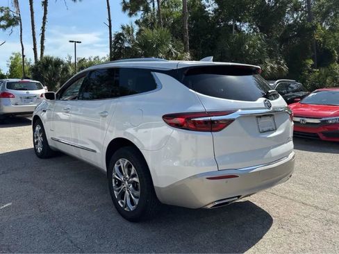 Used 2019 Buick Enclave Avenir w/ Avenir Technology Package FWD image 2