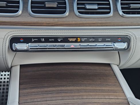 Certified 2025 Mercedes-Benz GLS 450 4MATIC image 20