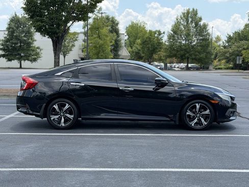 Used 2017 Honda Civic Touring image 8