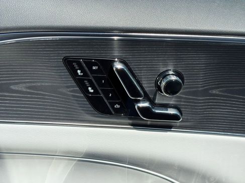 Used 2025 Cadillac Lyriq Sport AWD/4WD image 10