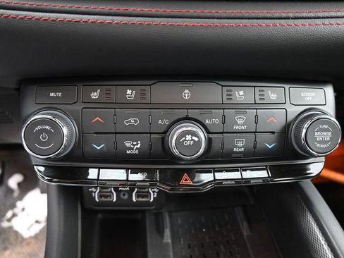 Used 2025 Dodge Durango R/T AWD/4WD image 22
