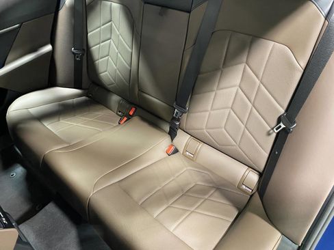 Used 2025 BMW 530i xDrive 530i xDrive w/ Premium Package image 15