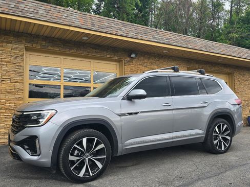 Used 2024 Volkswagen Atlas SEL Premium R-Line AWD/4WD image 5