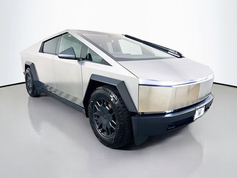 Used 2025 Tesla Cybertruck AWD Crew Cab image 3