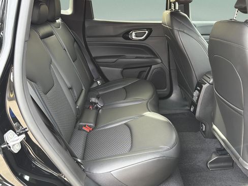 New 2026 Jeep Compass Latitude image 25