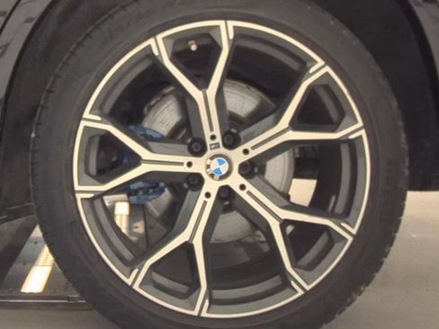 Used 2022 BMW X5 xDrive40i w/ Premium Enhanced Package image 11