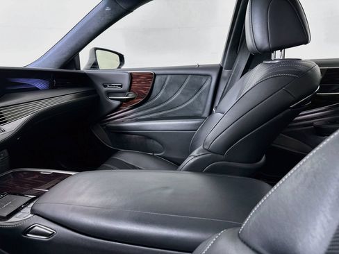 Used 2019 Lexus LS 500 w/ Interior Upgrade Package RWD image 25