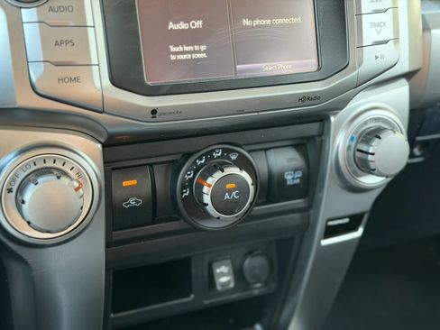 Used 2014 Toyota 4Runner SR5 AWD/4WD image 25