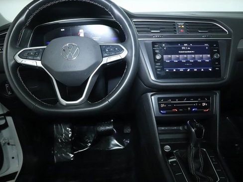 Used 2024 Volkswagen Tiguan SE FWD image 30