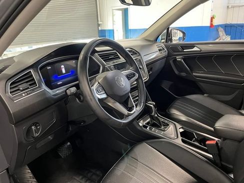 Used 2024 Volkswagen Tiguan SE FWD image 24