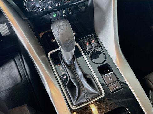 Used 2022 Mitsubishi Eclipse Cross SE FWD image 25