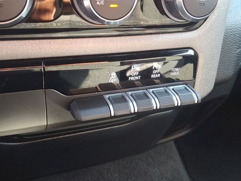 Used 2025 RAM 1500 Tradesman AWD/4WD image 21