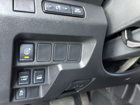 Certified 2025 Nissan Frontier SV AWD/4WD image 18
