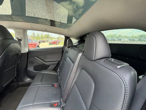 Used 2024 Tesla Model Y Long Range AWD/4WD image 22