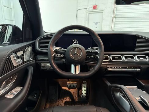 Certified 2025 Mercedes-Benz GLS 580 4MATIC image 20