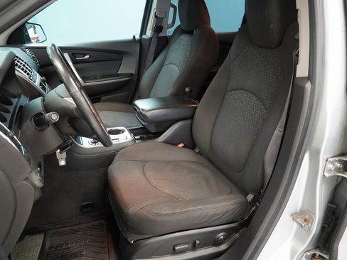 Used 2012 GMC Acadia SLE image 3