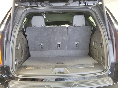 Used 2021 Chevrolet Tahoe RST w/ Luxury Package RWD image 25