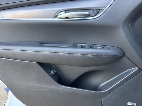 Used 2022 Cadillac XT5 Luxury w/ LPO, Floor Liner Package image 11