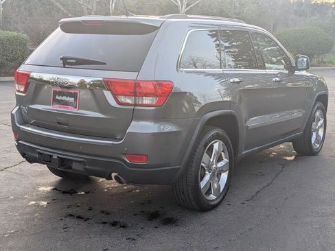 Used 2011 Jeep Grand Cherokee Overland Summit image 5