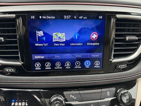 Used 2017 Chrysler Pacifica Limited w/ UConnect Theater Package image 22