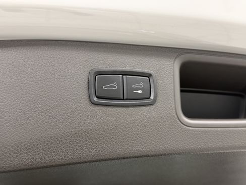 Certified 2021 Porsche Macan Turbo AWD/4WD image 68