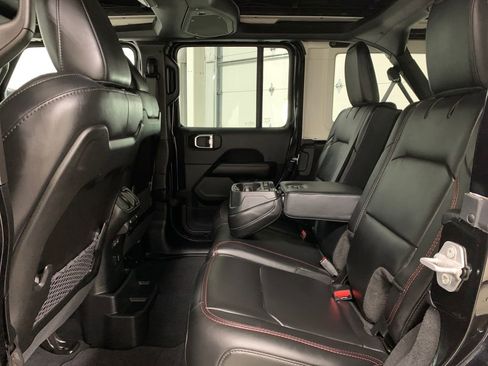 Used 2025 Jeep Wrangler Unlimited Rubicon AWD/4WD image 18