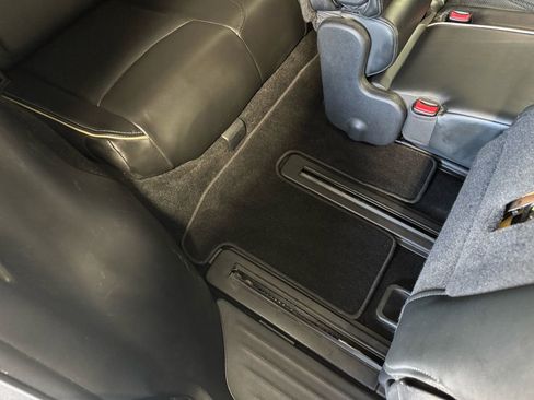 Used 2019 INFINITI QX60 Luxe w/ Essential Package image 34