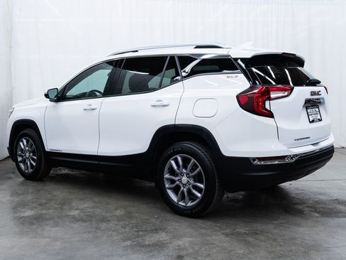 Used 2024 GMC Terrain SLT image 4