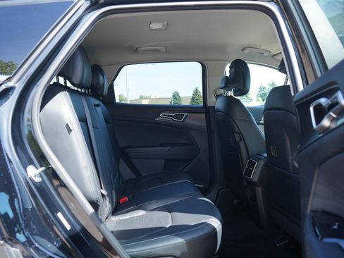 Used 2024 Kia Sportage EX AWD/4WD image 12