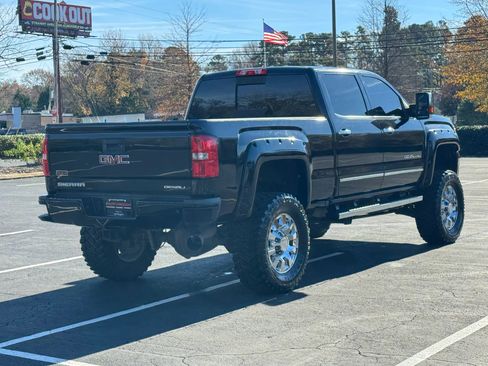 Used 2016 GMC Sierra 2500 Denali w/ Duramax Plus Package AWD/4WD image 6