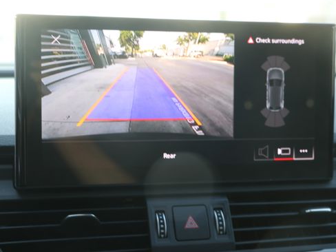 Certified 2025 Audi Q5 2.0T Premium w/ Convenience Plus Package image 21