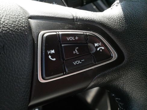 Used 2018 Ford Escape SE w/ SE Sport Appearance Package image 25