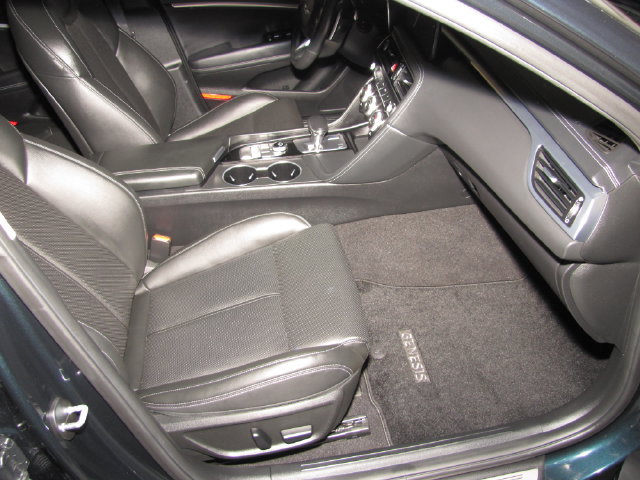 Used 2023 Genesis G70 2.0T RWD image 42