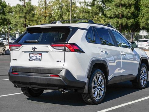 Certified 2023 Toyota RAV4 XLE Premium image 9