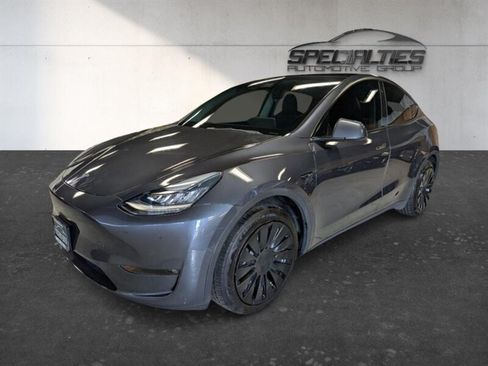 Used 2021 Tesla Model Y Long Range AWD/4WD image 5