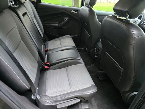 Used 2019 Ford Escape SE image 15