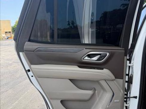 Used 2021 GMC Yukon SLT w/ SLT Premium Package AWD/4WD image 26
