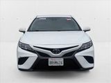 Used 2020 Toyota Camry SE image 2