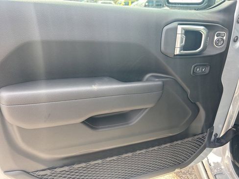 New 2024 Jeep Wrangler Unlimited Rubicon w/ Technology Group image 48